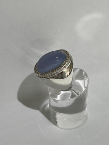 preowned cabochon chalcedony ring