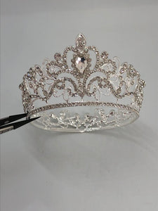 Small crown in silver with rhinestones