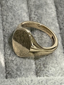 9k yellow gold signet ring