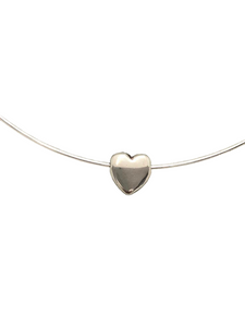silver wire necklace with heart; 9.8g