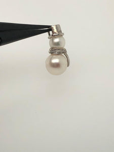 14k white gold pearl snowman pendant
