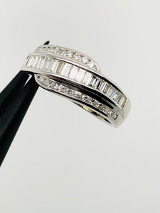 18k white gold diamond ring