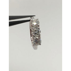 18k white gold with 3 diamonds around 1.50cts RB; 3.8g; size L1/2; new item