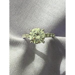 silver solitaire ring with cz; size M; 3.7g