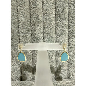 9k yellow gold drop earrings with cz and blue glass; 1.35g