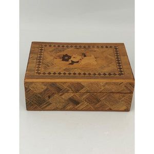 Tambridgeware wooden box; 10x6.8x3.8cm