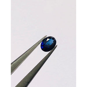 sapphire oval 1ct; 7.1x5.1x3.3mm; royal blue
